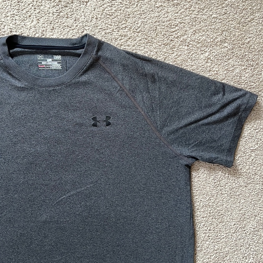 Men’s Under Armour tshirt